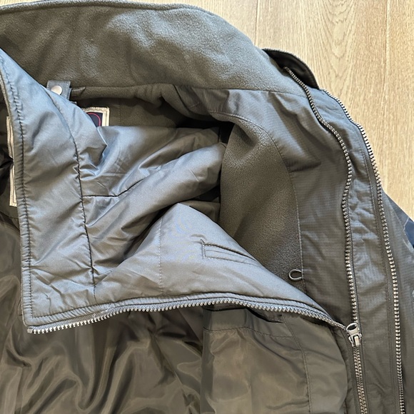 Winter coat with double lining and removable cap large - Picture 5 of 6